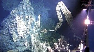 Image of Woods Hole Oceanographic Institution's Jason field-testing FleXLink